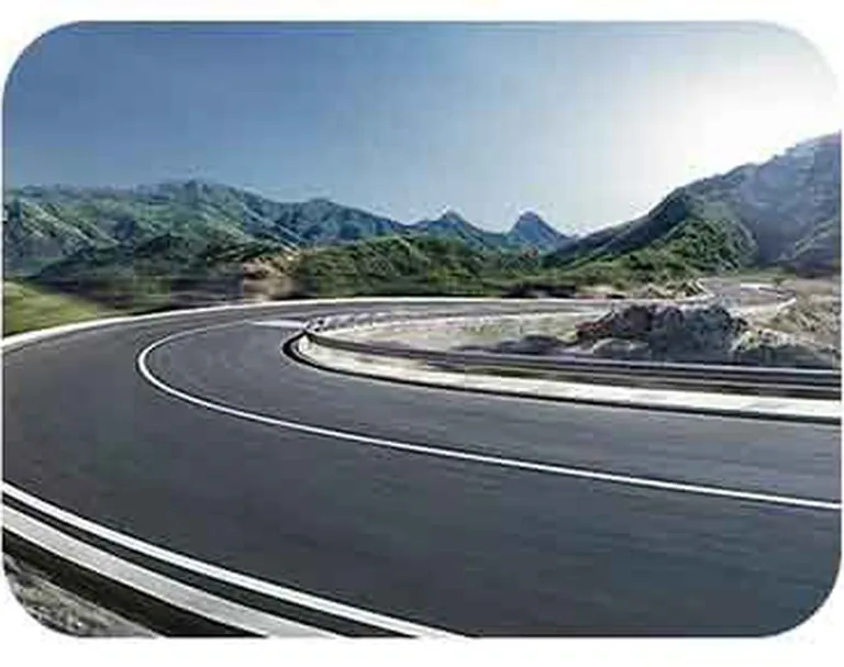 Sistema solar junto a una carretera
